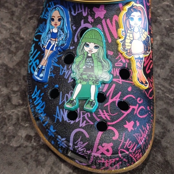 Crocs Rainbow High Gold Glitter Clogs  Youth Size J6 NIB - Picture 7 of 9